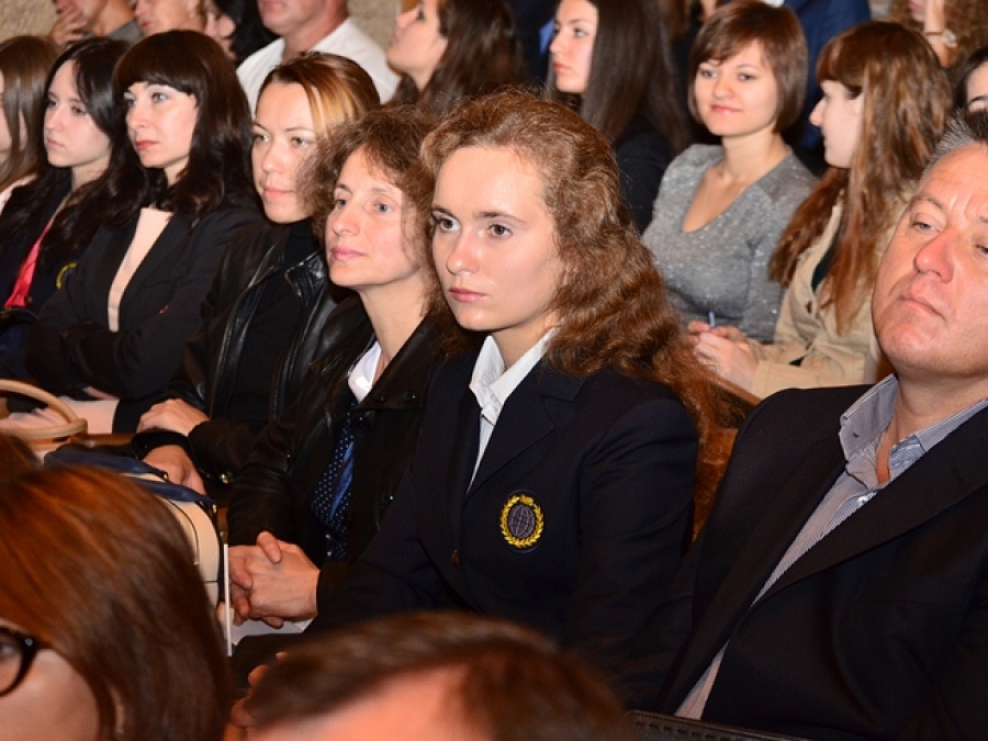2 вересня 2013 року вручення студентських квитків студентам першого курсу