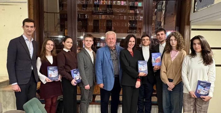 Представники ННІМВ взяли участь у презентації книги Надзвичайного і Повноважного Посла, президента Української асоціації зовнішньої політики Володимира Хандогія