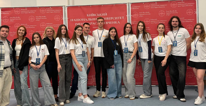 консультанти