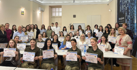 Вручення сертифікатів