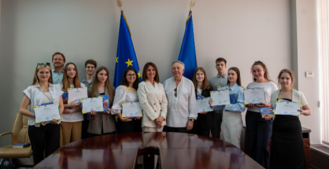 вручення дипломів